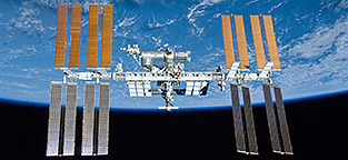Un laboratoire à 354 km d’altitude